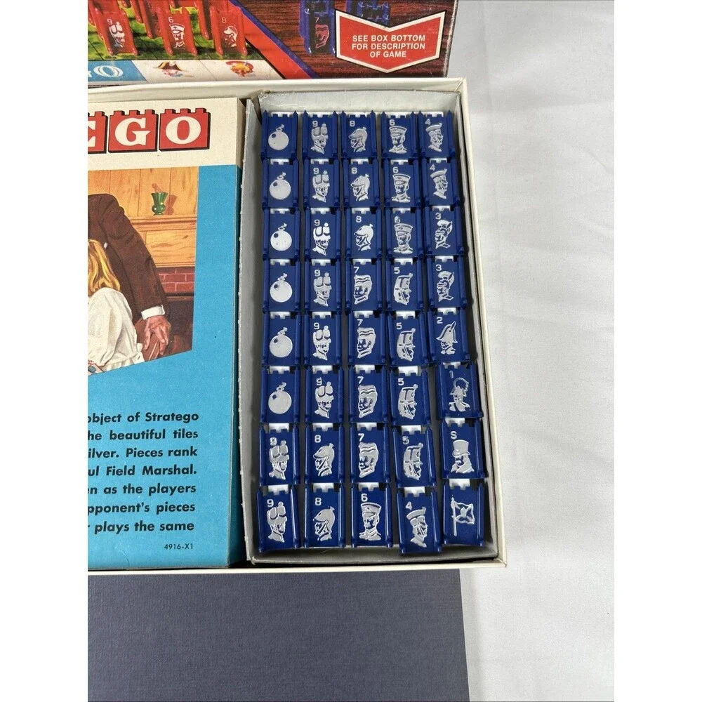 1977 Vintage STRATEGO Board Game Military Milton Bradley COMPLETE